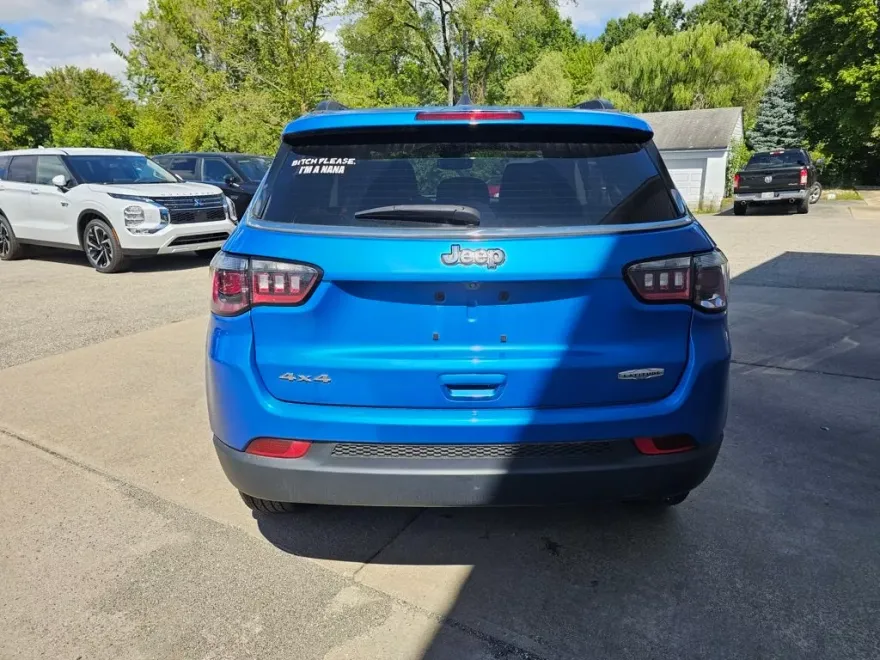 2022 Jeep Compass Latitude photo 1