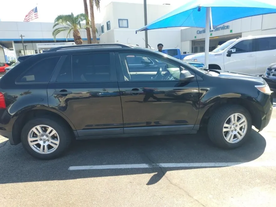 2012 Ford Edge SE photo 1