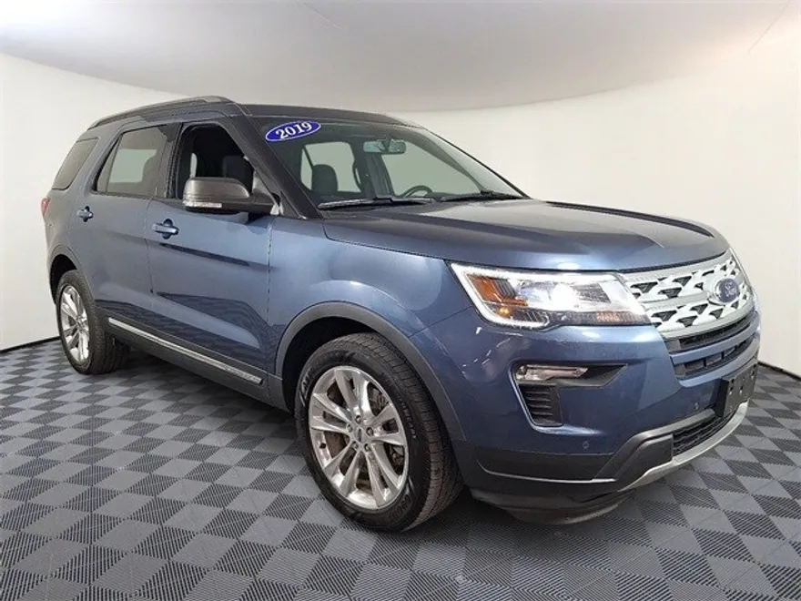 2019 Ford Explorer XLT photo 1