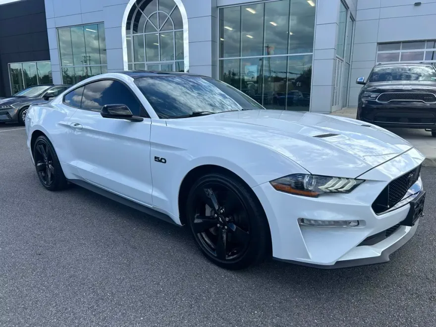 2022 Ford Mustang GT Premium photo 1