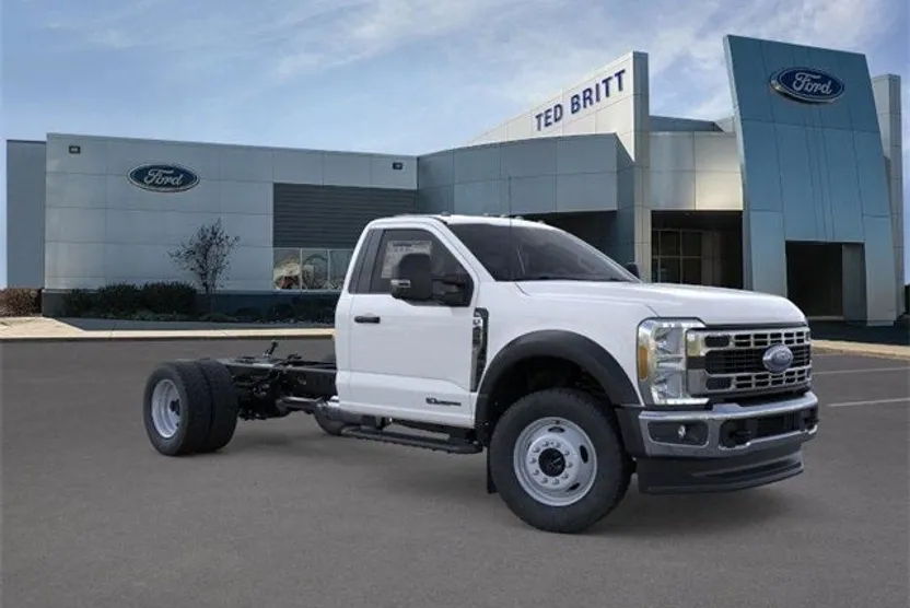 2025 Ford F-450 photo 1