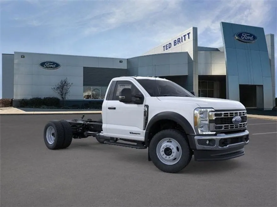 2025 Ford F-450 photo 1