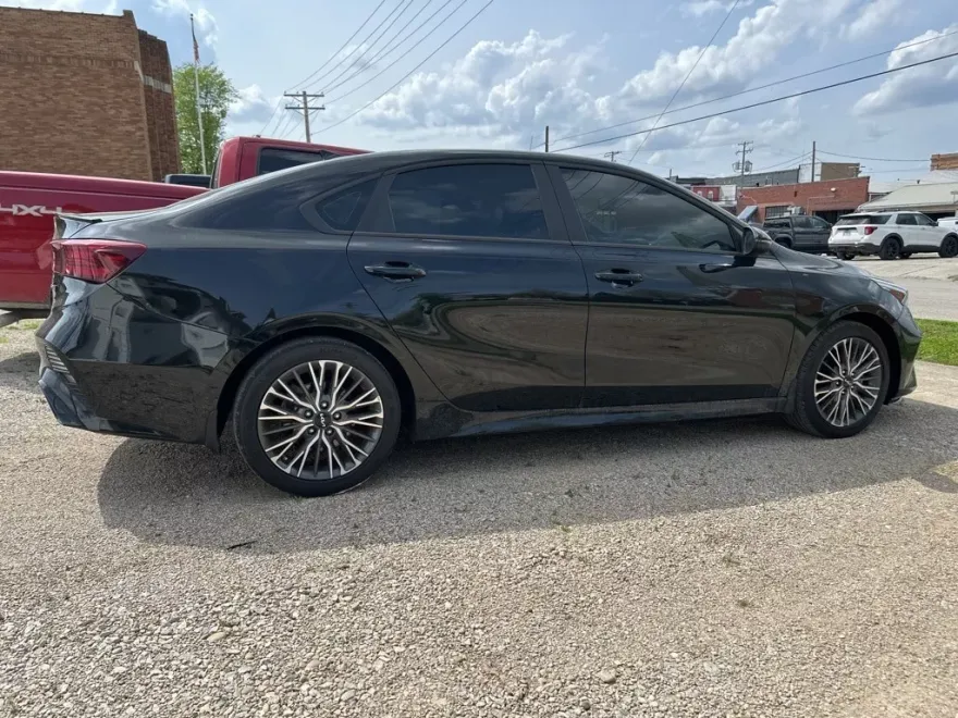 2023 Kia Forte GT-Line photo 1