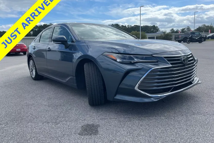 2021 Toyota Avalon Limited photo 1