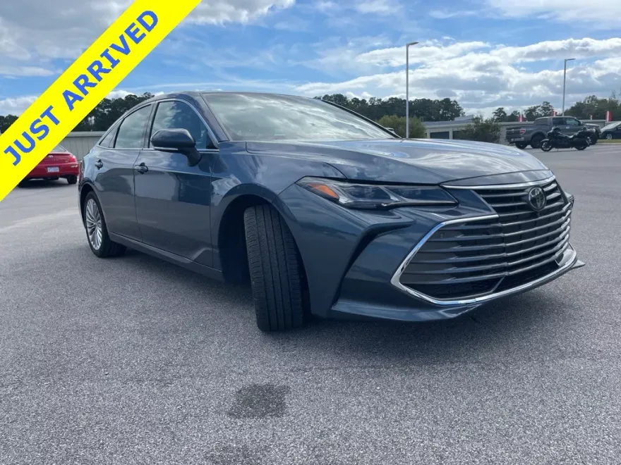 2021 Toyota Avalon Limited photo 1