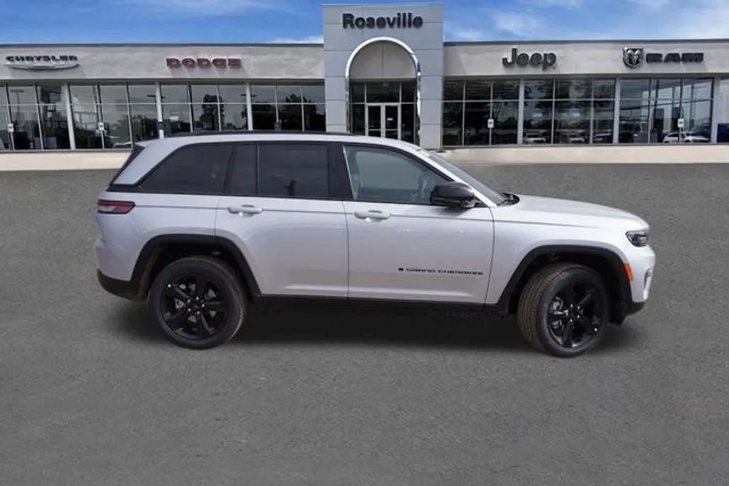 2025 Jeep Grand Cherokee Limited photo 1