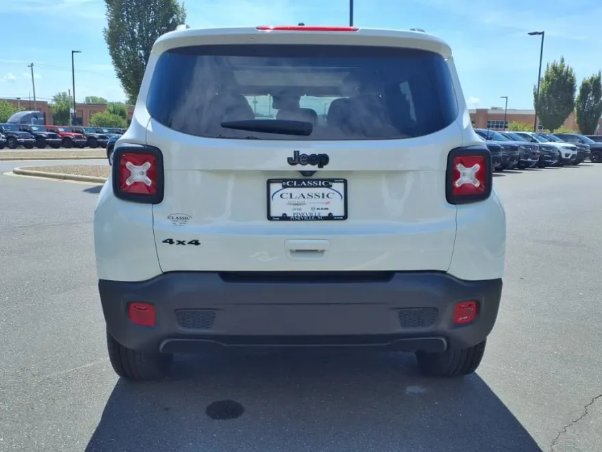 2023 Jeep Renegade Altitude photo 1