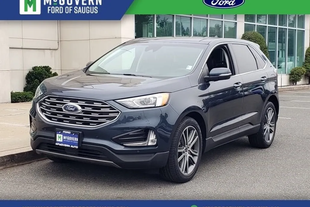 2022 Ford Edge Titanium photo 1