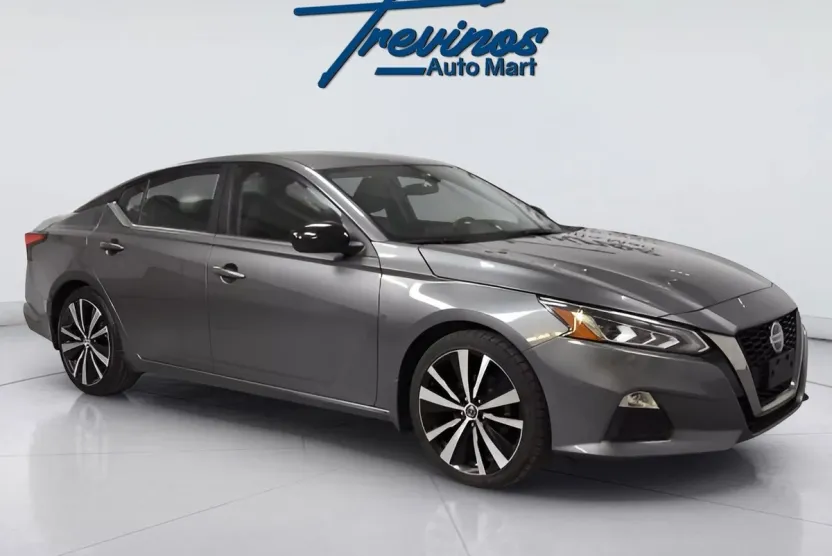 2022 Nissan Altima 2.5 SR photo 1