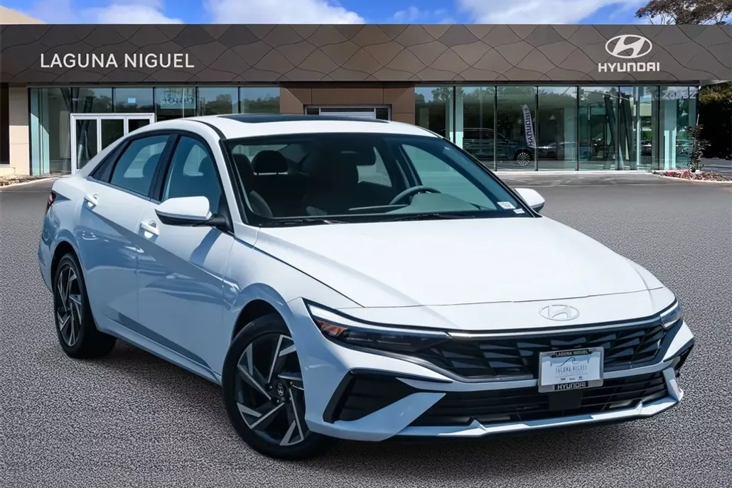 2025 Hyundai Elantra SEL Convenience photo 1