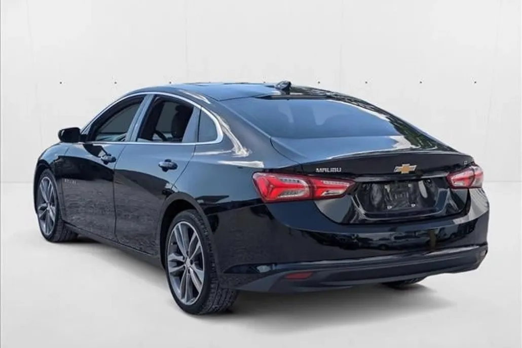 2021 Chevrolet Malibu 1LT photo 1