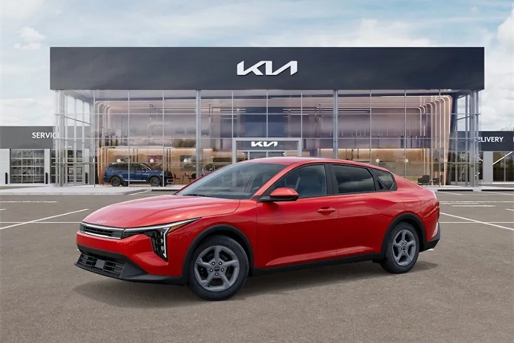 2025 Kia K4 LXS photo 1