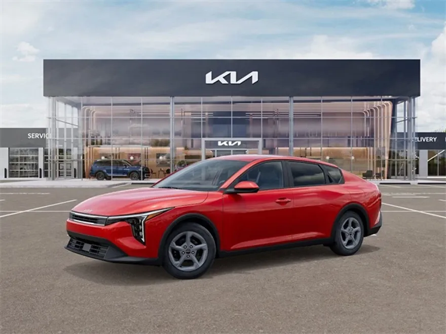 2025 Kia K4 LXS photo 1