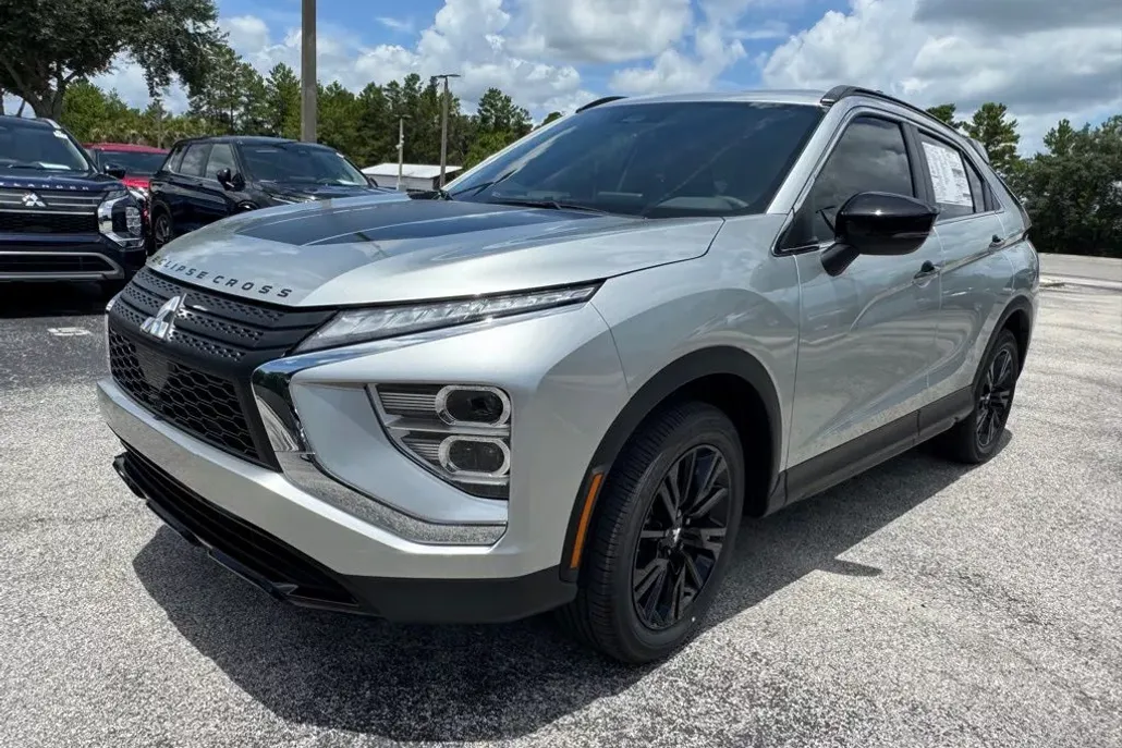 2025 Mitsubishi Eclipse Cross SEL photo 1