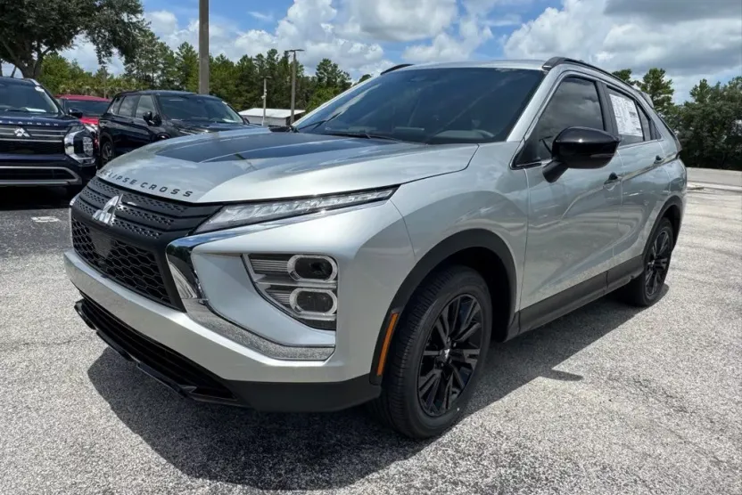 2025 Mitsubishi Eclipse Cross SEL photo 1