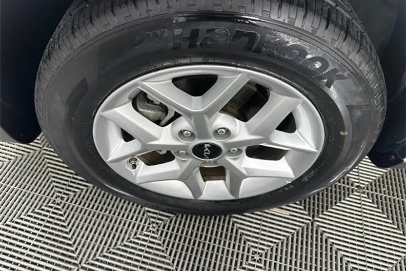 2023 Kia Soul S photo 1