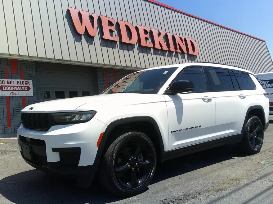 2021 Jeep Grand Cherokee Altitude photo 1