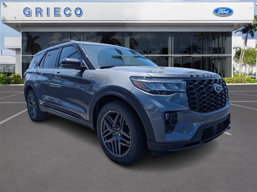 2025 Ford Explorer ST-Line photo 1
