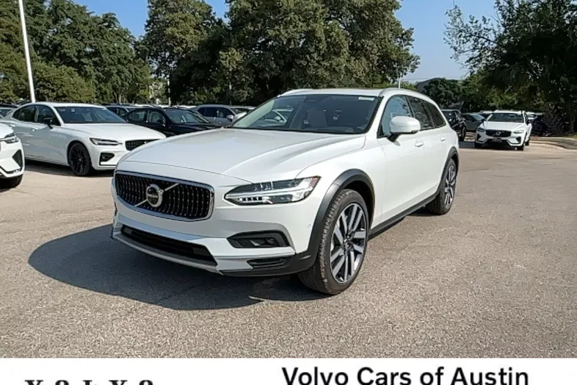 2025 Volvo V90 Cross Country B6 Plus photo 1