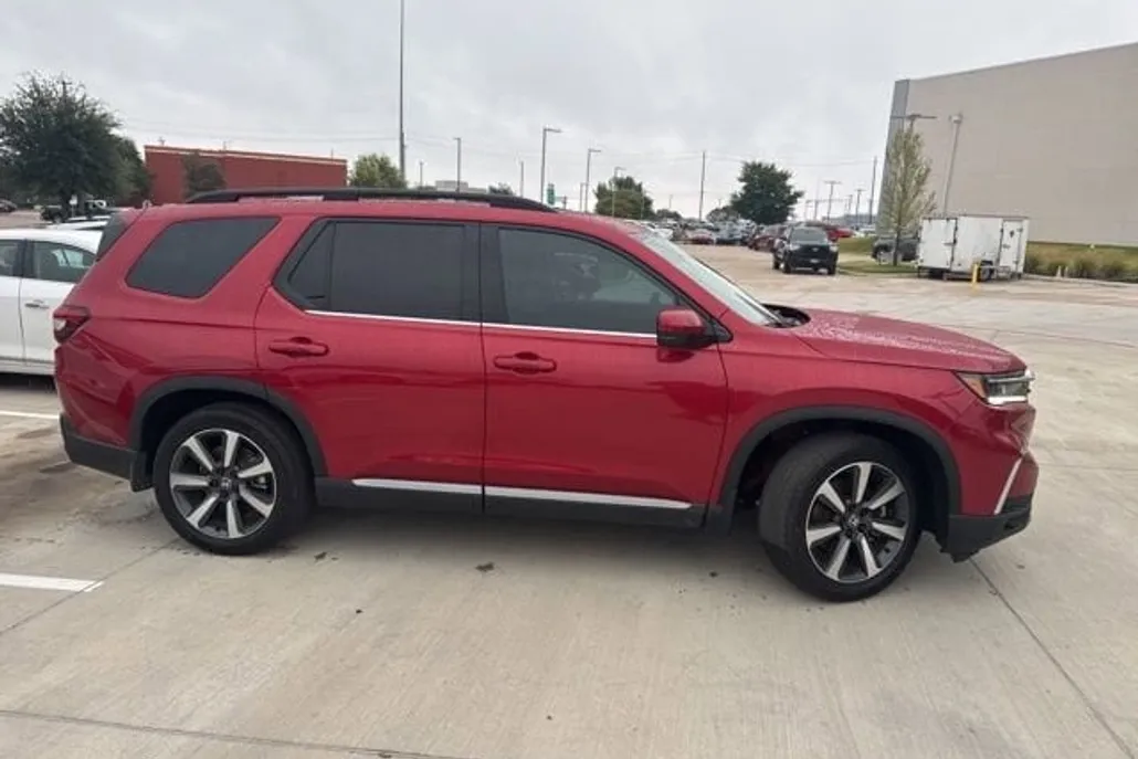 2024 Honda Pilot Touring photo 1