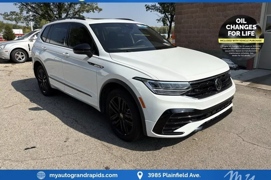 2022 Volkswagen Tiguan SE R-Line Black photo 1