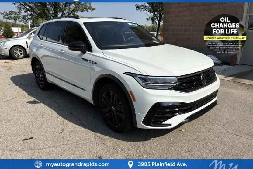2022 Volkswagen Tiguan SE R-Line Black photo 1