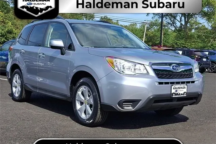 2016 Subaru Forester 2.5i Premium photo 1