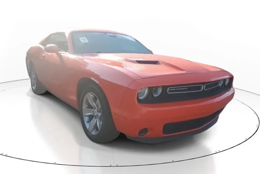 2017 Dodge Challenger SXT photo 1