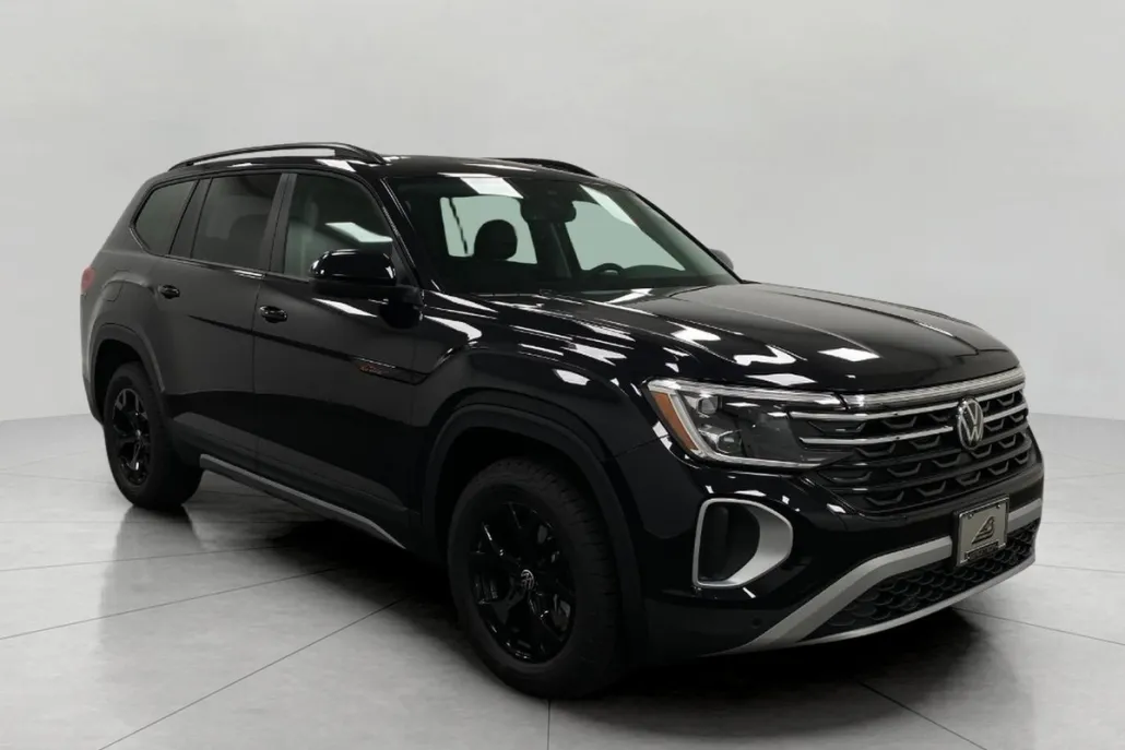 2026 Volkswagen Atlas Peak Edition SE photo 1