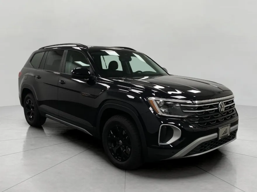 2026 Volkswagen Atlas Peak Edition SE photo 1