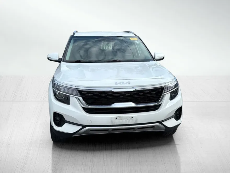 2023 Kia Seltos S photo 1