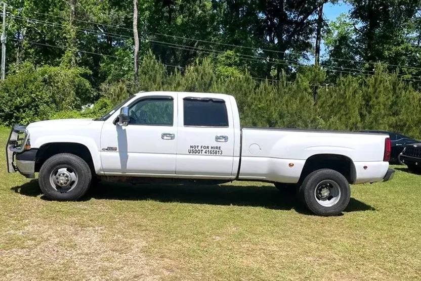 2002 Chevrolet Silverado 3500HD LS photo 1