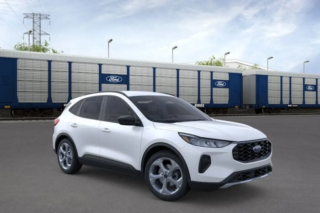 2025 Ford Escape ST-Line photo 1