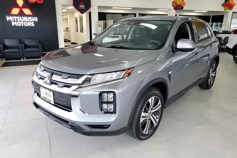 2025 Mitsubishi Outlander Sport ES photo 1