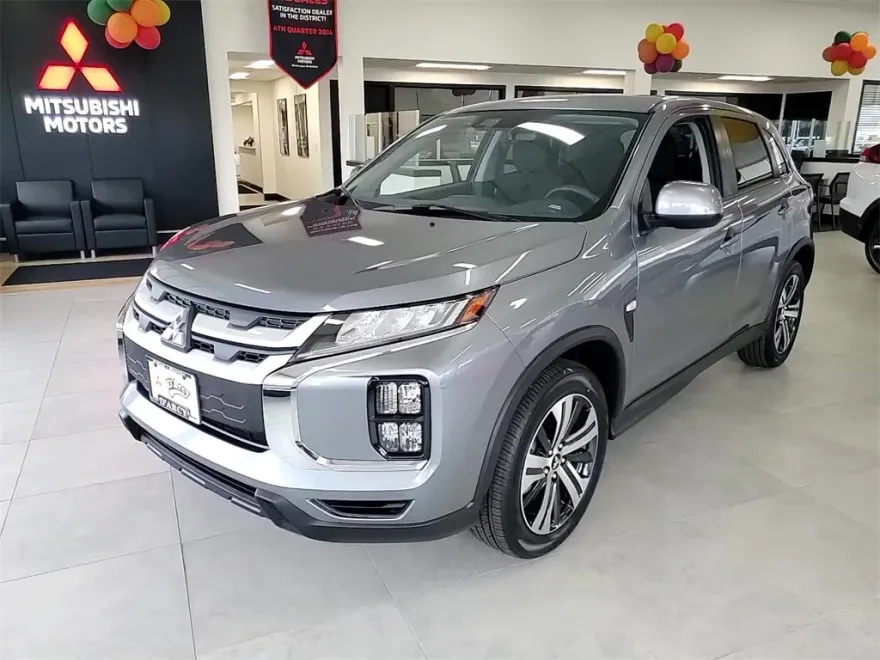 2025 Mitsubishi Outlander Sport ES photo 1