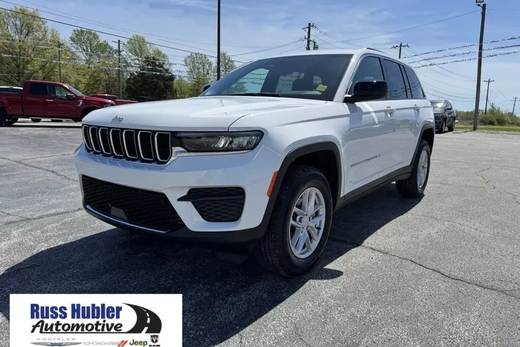 2025 Jeep Grand Cherokee Laredo photo 1