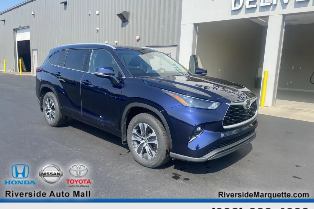2022 Toyota Highlander XLE photo 1