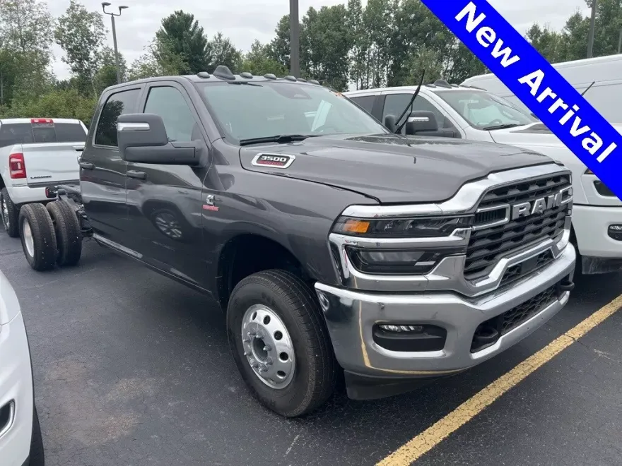 2025 Ram 3500 Tradesman photo 1
