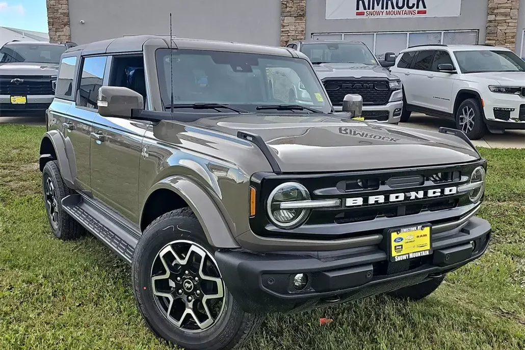 2025 Ford Bronco Outer Banks photo 1