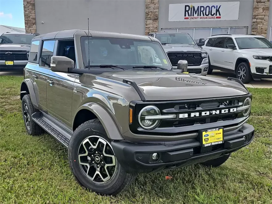 2025 Ford Bronco Outer Banks photo 1