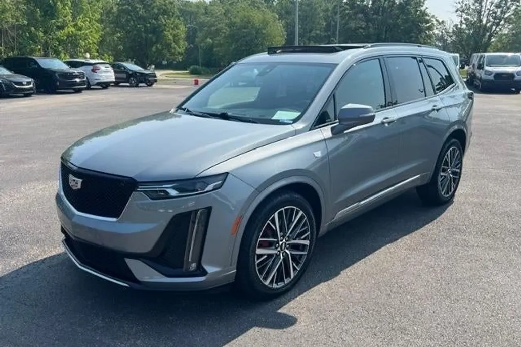 2023 Cadillac XT6 Sport photo 1
