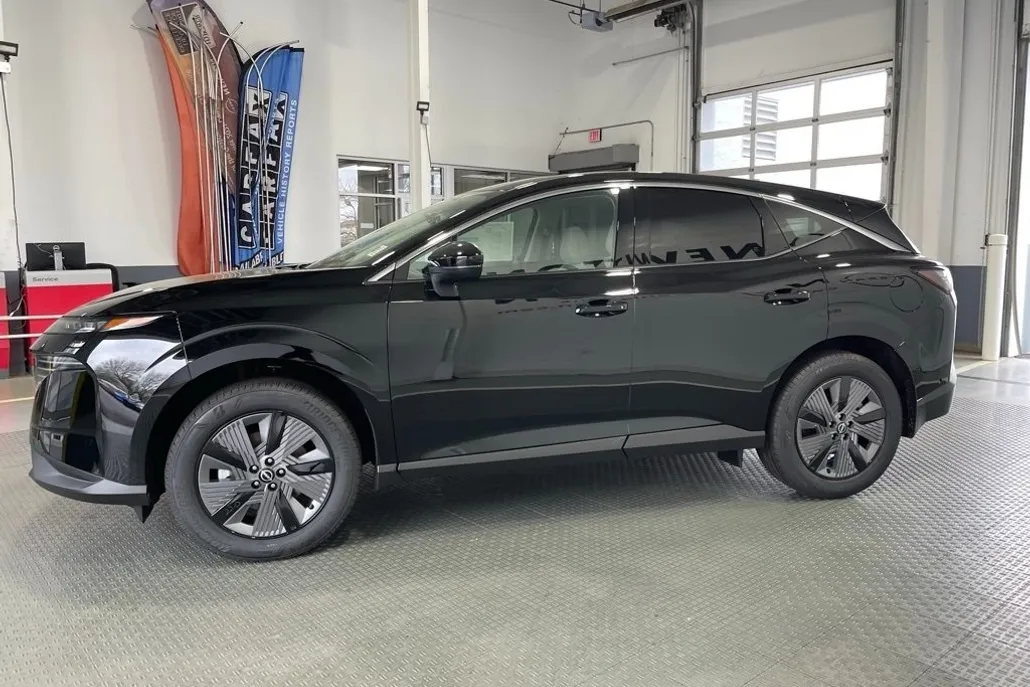 2025 Nissan Murano SL photo 1