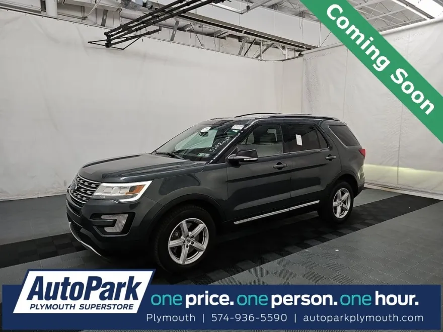 2016 Ford Explorer XLT photo 1