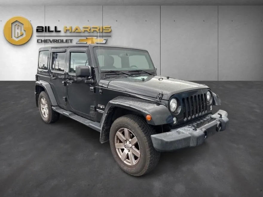2017 Jeep Wrangler Unlimited Sahara photo 1