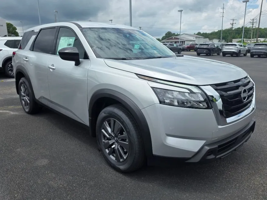 2025 Nissan Pathfinder S photo 1