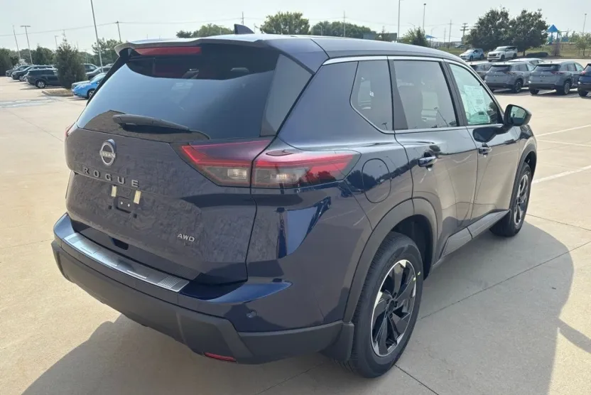 2026 Nissan Rogue SV AWD photo 1