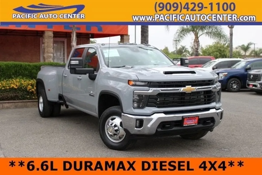 2024 Chevrolet Silverado 3500HD LT photo 1
