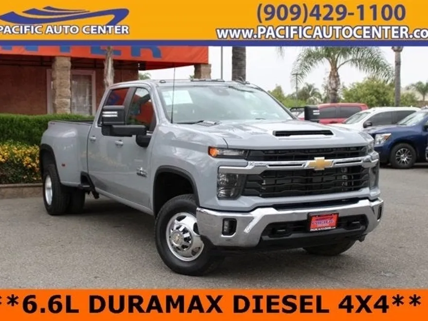 2024 Chevrolet Silverado 3500HD LT photo 1