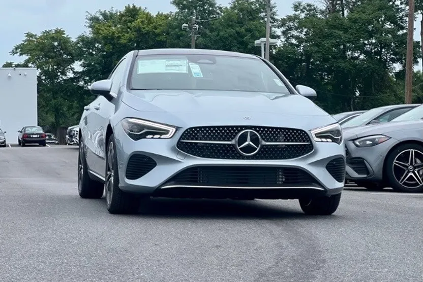 2025 Mercedes Benz CLA 250 4MATIC photo 1
