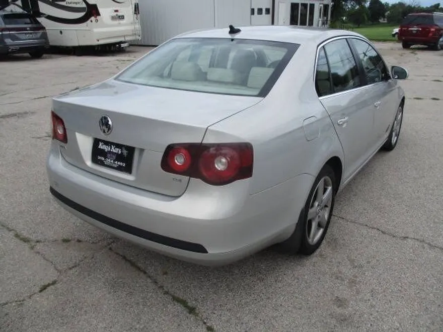 2010 Volkswagen Jetta TDI photo 1